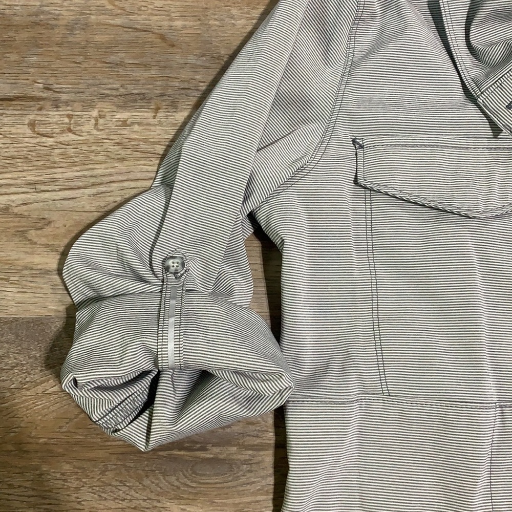 Mountain Hardware Citypass Popover Gray and White Stripe Shirt Med - Picture 5 of 9